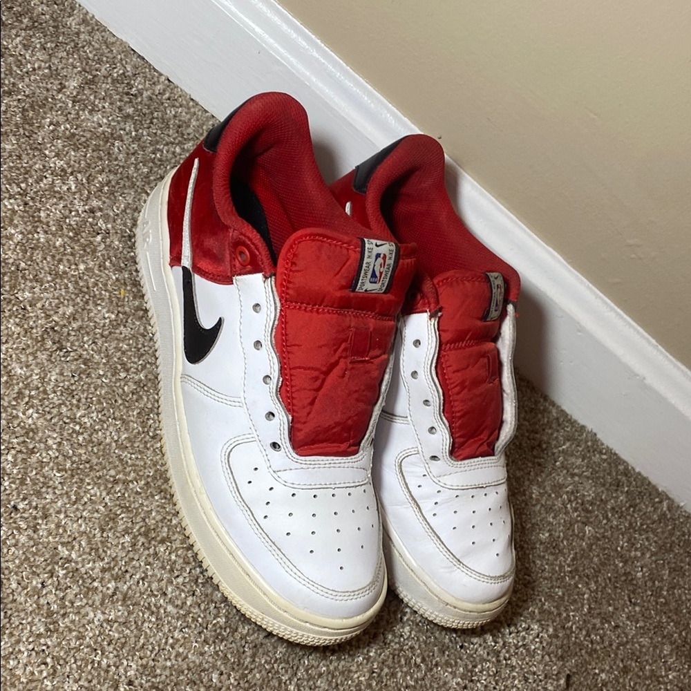 Nike Men's Red and White Sneakers